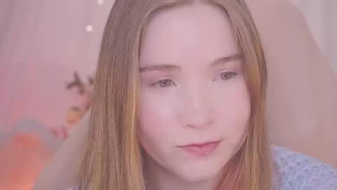 Snapshot of linalyy chatting on 4, 12, 2025 Lina online show from 4, 12, 2025