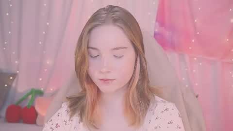 Snapshot of linalyy chatting on 14, 12, 2025 Lina online show from 14, 12, 2025