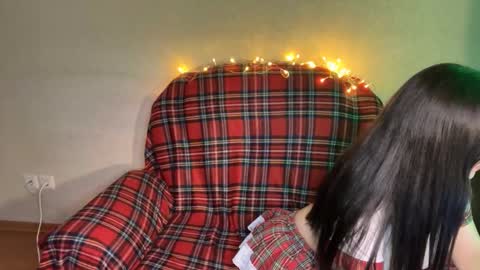 Snapshot of linamurrrr chatting on 30, 11, 2025 Nicolas and Lina online show from 30, 11, 2025