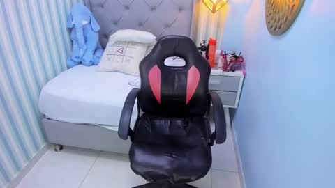 L I N A  online show from 20, 1, 2025