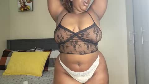 Snapshot of linda5298 chatting on 25, 4, 2026 linda5298 online show from 25, 4, 2026