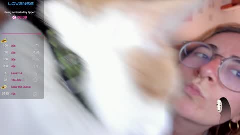 Giggles  online show from 28, 1, 2025