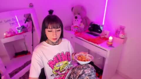 Lindaa maria  online show from 4, 11, 2025