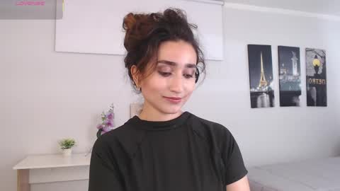 Maria Paula online show from 8, 4, 2026