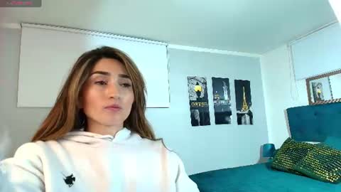 Maria Paula online show from 25, 7, 2026