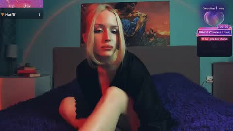 Snapshot of linda_roxy chatting on 1, 3, 2025 Linda online show from 1, 3, 2025