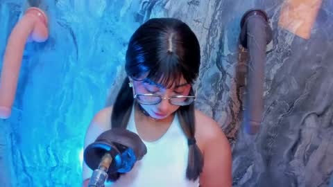 linda_sofi__ online show from 2, 4, 2026