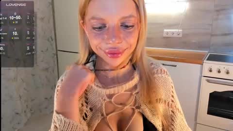 Snapshot of lindacrystalofc chatting on 28, 2, 2025 happy new year online show from 28, 2, 2025