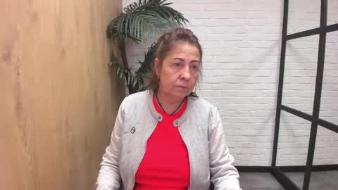 Snapshot of lindahottie chatting on 28, 4, 2026 Linda online show from 28, 4, 2026