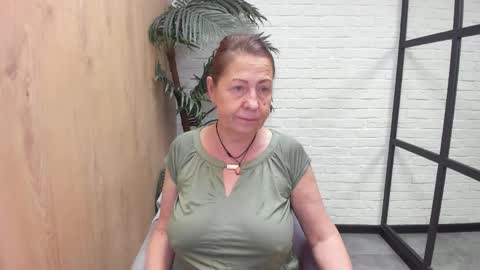 Snapshot of lindahottie chatting on 29, 4, 2026 Linda online show from 29, 4, 2026