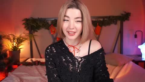Snapshot of lindathacker chatting on 19, 12, 2024 your Linda is back online show from 19, 12, 2024