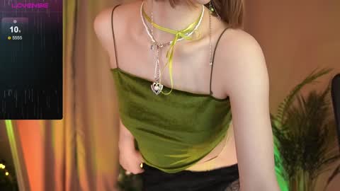 Snapshot of lindathacker chatting on 23, 12, 2024 your Linda is back online show from 23, 12, 2024
