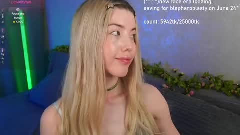 Snapshot of lindathackerr chatting on 2, 6, 2026 Linda online show from 2, 6, 2026