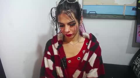 lindsey_2023 online show from 14, 1, 2025