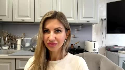 Snapshot of lindsyzinda chatting on 5, 2, 2026 Rita online show from 5, 2, 2026