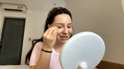 Anna online show from 4, 4, 2026