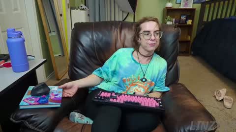 Linzy19 online show from 25, 12, 2024