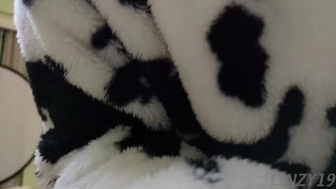 Linzy19 online show from 12, 1, 2025