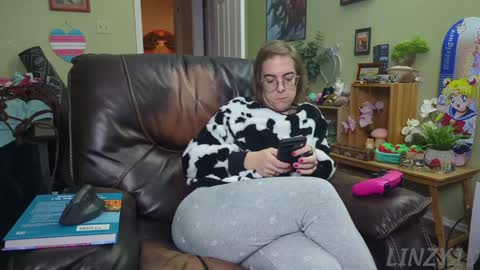 Linzy19 online show from 19, 1, 2025