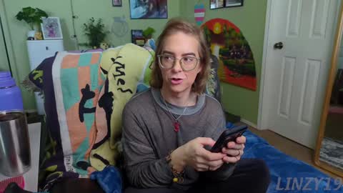 Linzy19 online show from 1, 2, 2025