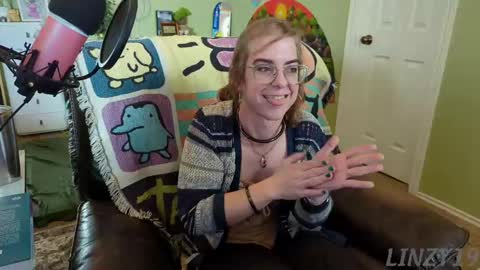 Linzy19 online show from 27, 2, 2025