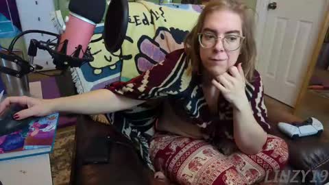 Linzy19 online show from 11, 3, 2025