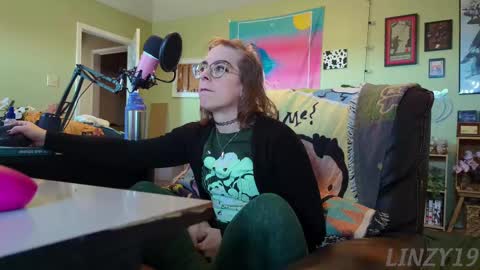 Linzy19 online show from 12, 3, 2025