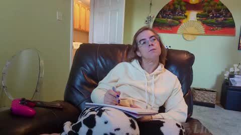 Linzy19 online show from 9, 9, 2025