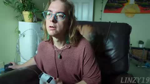 Linzy19 online show from 14, 9, 2025