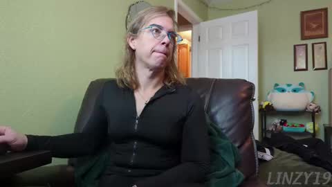 Linzy19 online show from 1, 12, 2025