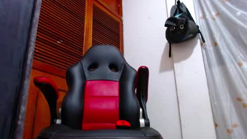 Snapshot of lion_grr chatting on 7, 12, 2024 lion_grr online show from 7, 12, 2024