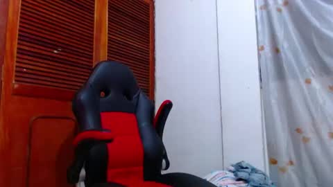 Snapshot of lion_grr chatting on 5, 1, 2025 lion_grr online show from 5, 1, 2025