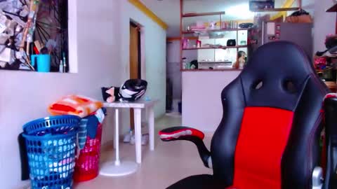 Snapshot of lion_grr chatting on 9, 11, 2025 lion_grr online show from 9, 11, 2025