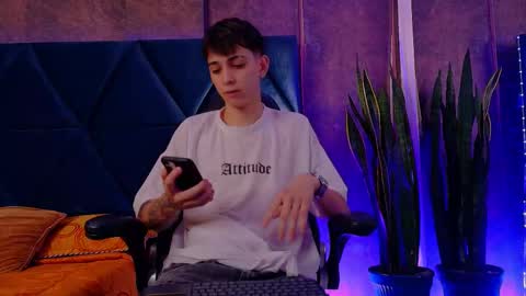 LION FOSTER online show from 4, 12, 2025