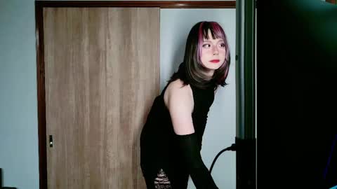 lionnigouki online show from 5, 1, 2025