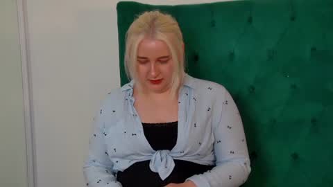 Snapshot of lioraardyn chatting on 14, 6, 2026 LioraArdyn online show from 14, 6, 2026