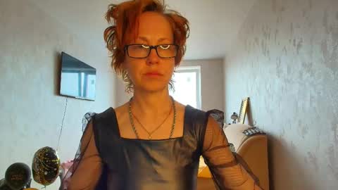 Liora Weiss online show from 19, 5, 2026