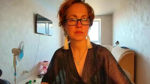Liora Weiss online show from 29, 5, 2026