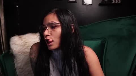 Lire online show from 3, 3, 2025