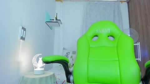 Snapshot of lisa_gerrard_ chatting on 5, 2, 2025 Lisa online show from 5, 2, 2025