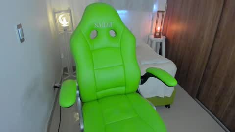 Snapshot of lisa_gerrard_ chatting on 8, 3, 2025 Lisa online show from 8, 3, 2025