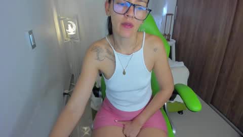 Snapshot of lisa_gerrard_ chatting on 10, 3, 2025 Lisa online show from 10, 3, 2025