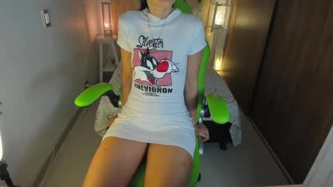 Snapshot of lisa_gerrard_ chatting on 17, 10, 2025 Lisa online show from 17, 10, 2025