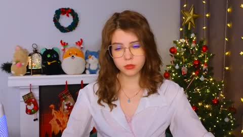 Snapshot of lisa_roses chatting on 8, 1, 2025 Lisa online show from 8, 1, 2025