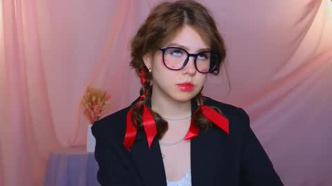 Snapshot of lisa_roses chatting on 14, 2, 2025 Lisa online show from 14, 2, 2025