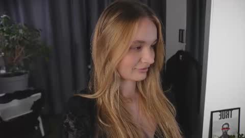 Elisabeth or Lisa online show from 21, 10, 2025