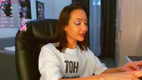 Snapshot of lisa_shultz chatting on 2, 12, 2025 Lisa online show from 2, 12, 2025