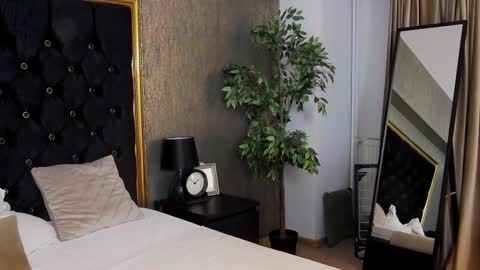 lisacroft online show from 9, 3, 2025