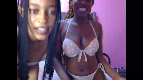 Snapshot of lisah22_ chatting on 7, 4, 2026 Lisah online show from 7, 4, 2026