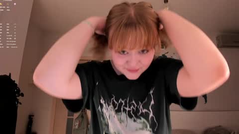 -Lisa- Help me to reach 100 thumbs up3 online show from 8, 12, 2024